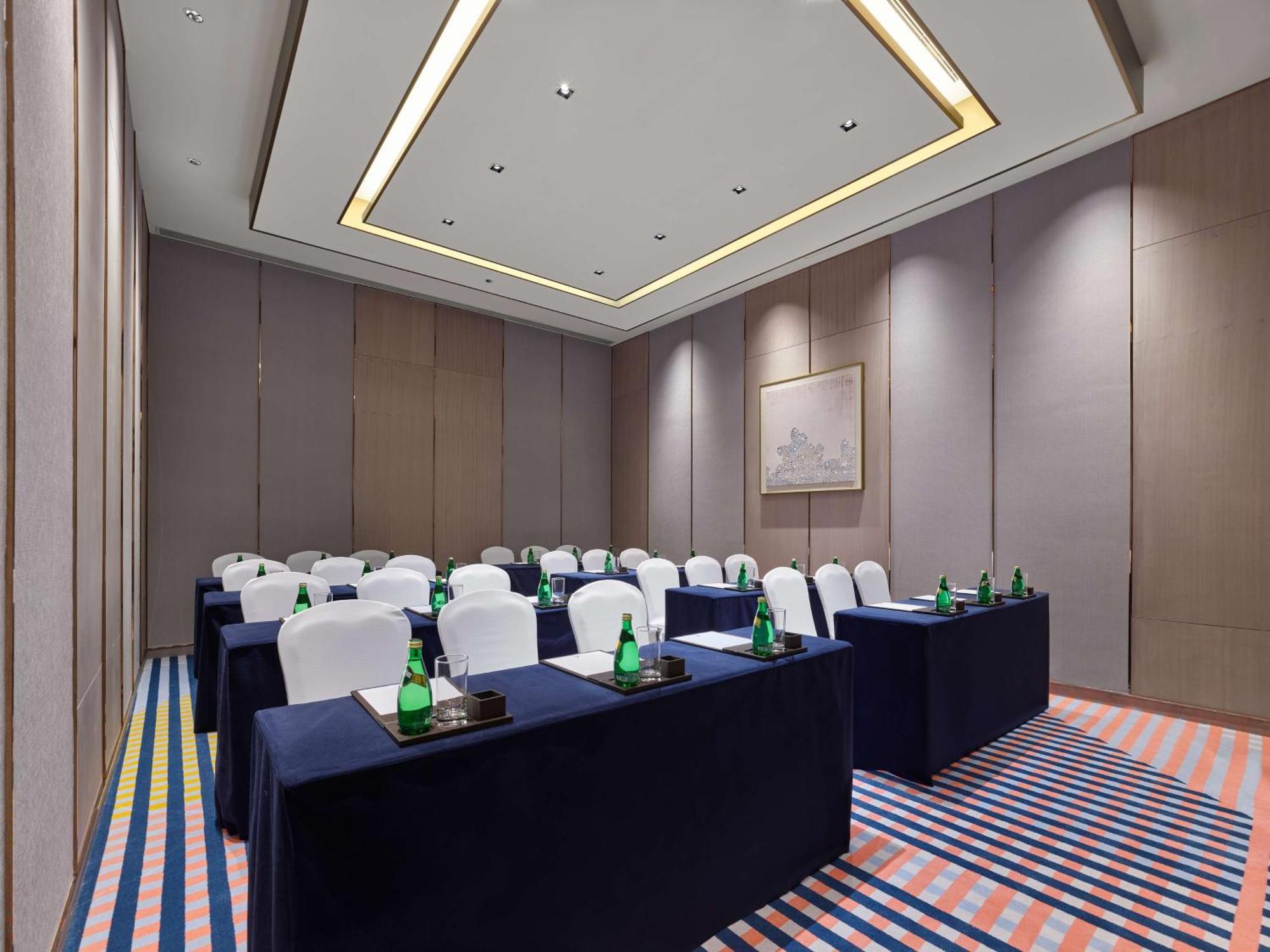 Doubletree By Hilton Nanning Wuxiang Hotel Exterior photo